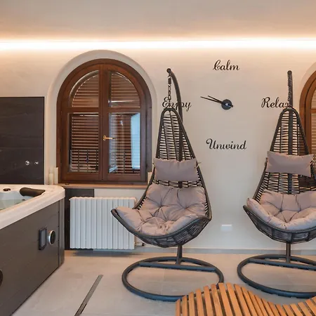 Le Torri - Castiglione Falletto Hotel 3*