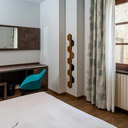 Hotel Le Torri - Castiglione Falletto