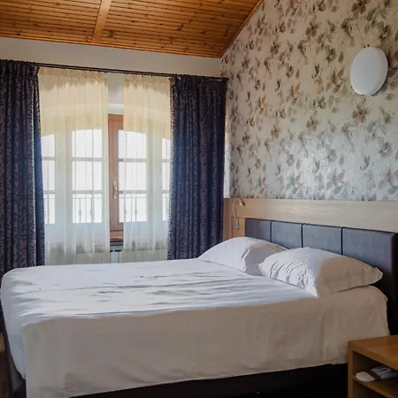 Hotel Le Torri - Castiglione Falletto