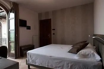 Le Torri - Castiglione Falletto 3*