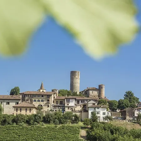 Le Torri - Castiglione Falletto Hotel 3*