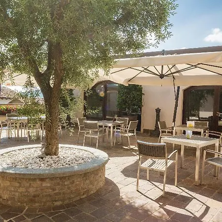 Le Torri - Castiglione Falletto Hotel 3*