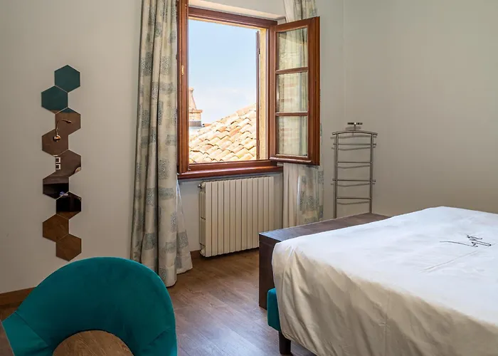 Le Torri - 3* Castiglione Falletto