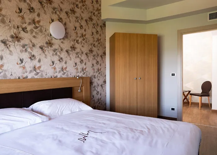 Hotel Le Torri - Castiglione Falletto