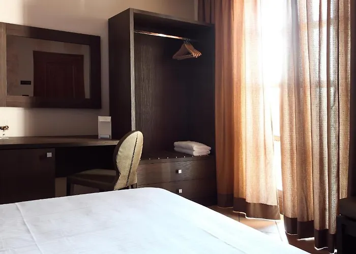 Le Torri - Hotel Castiglione Falletto