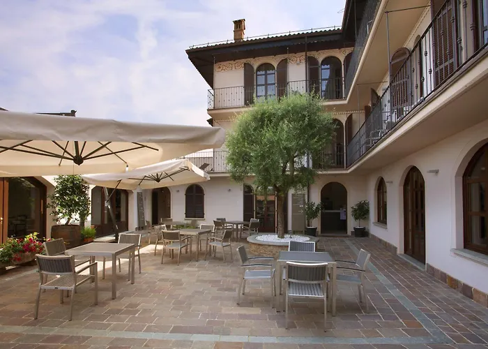 Le Torri - 3* Castiglione Falletto