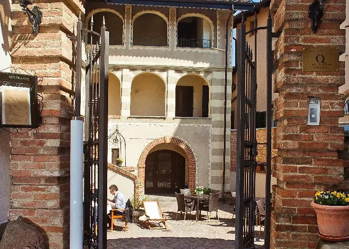 Le Torri - 3* Castiglione Falletto